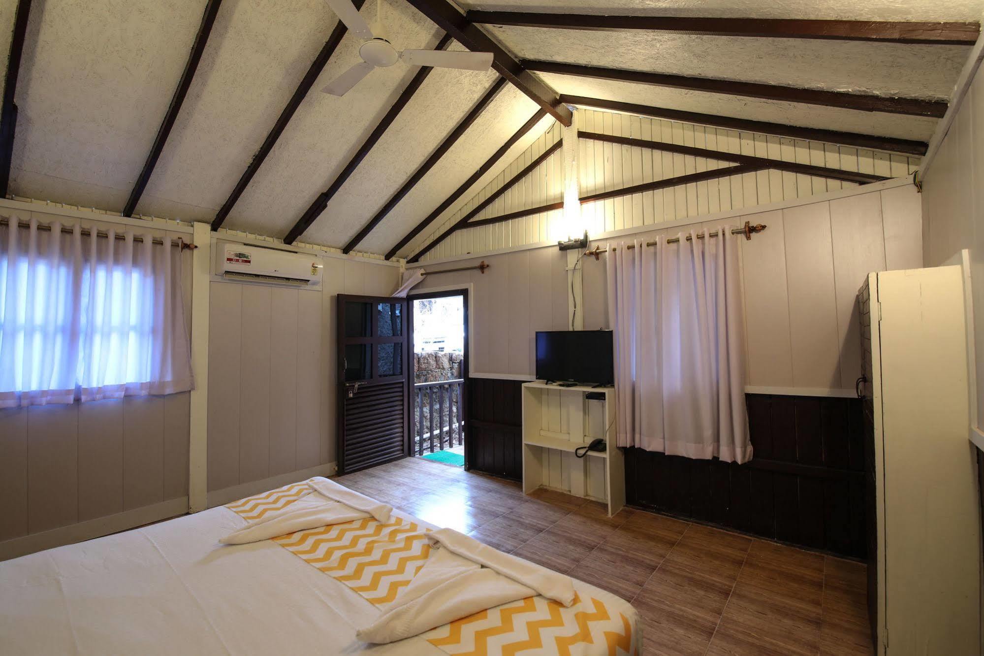 Treebo Trend Ashwem Beach Resort Goa マンドレム エクステリア 写真